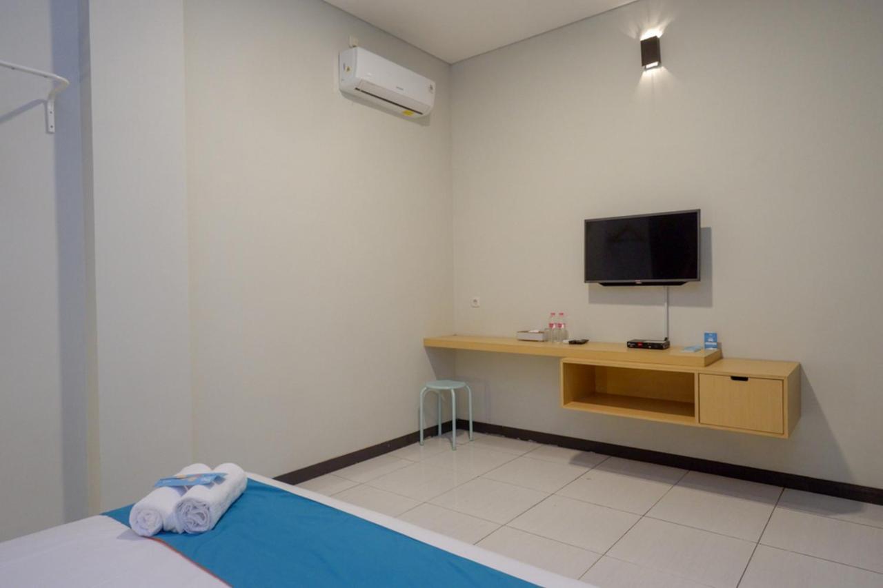 Sans Hotel Good Wish Semarang Jomblang Eksteriør billede