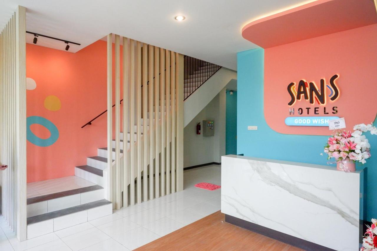 Sans Hotel Good Wish Semarang Jomblang Eksteriør billede