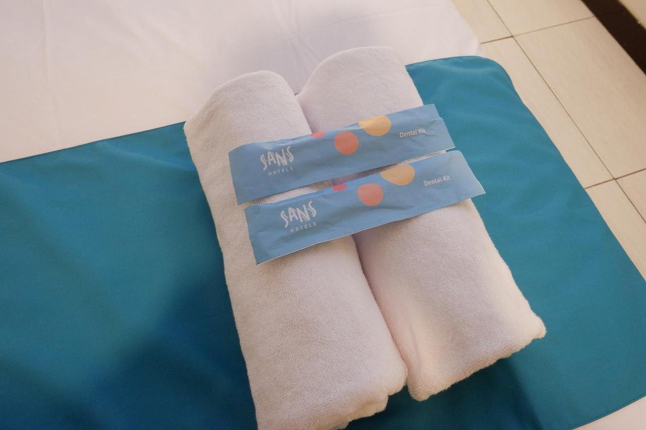 Sans Hotel Good Wish Semarang Jomblang Eksteriør billede